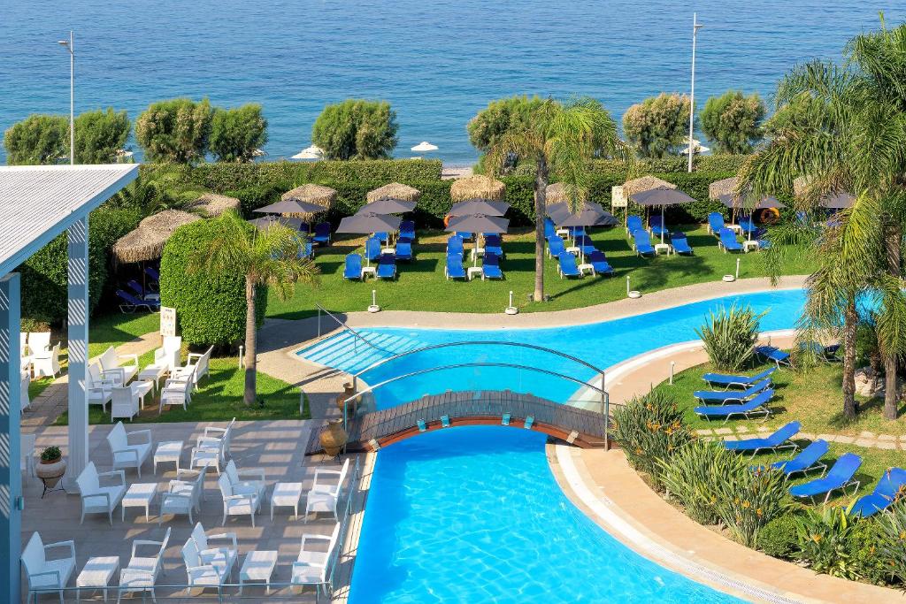 Oceanis slide 3