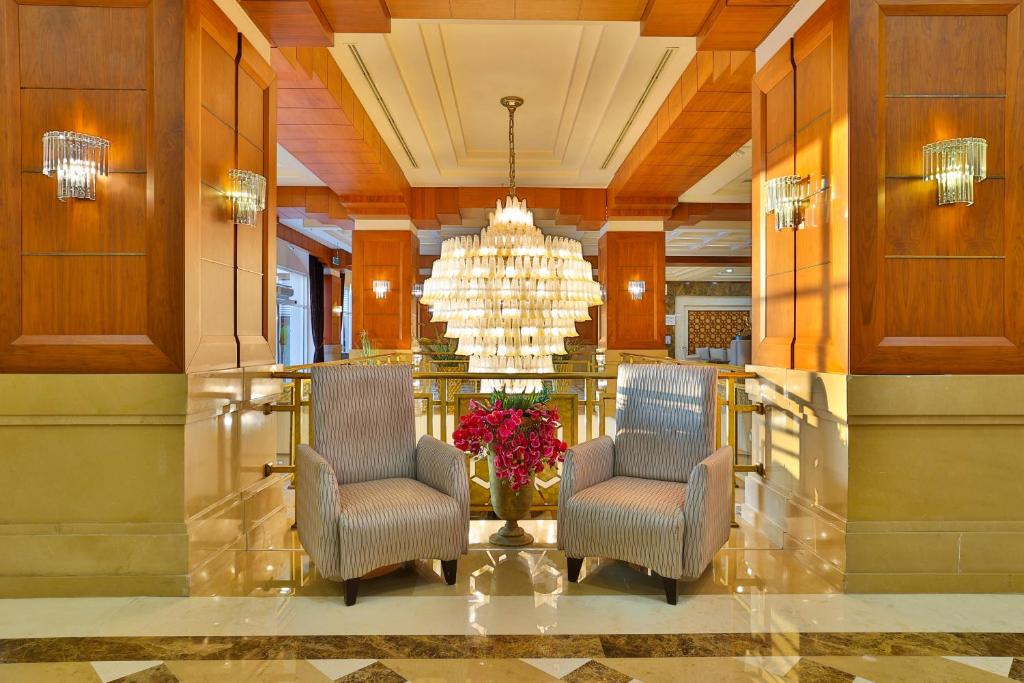Crystal De Luxe Resort & Spa slide 4