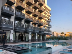 Tirana, Japan - Halvpension afbudsrejse